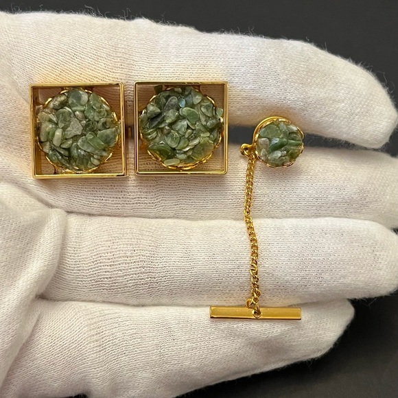 Vintage Jade Cufflinks and Tie Tack - Picture 6 of 7